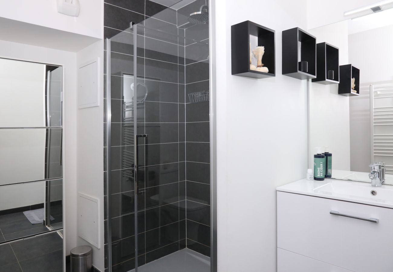 Apartment in Senlis - Casa Verde, central et parking privée + chargeur 