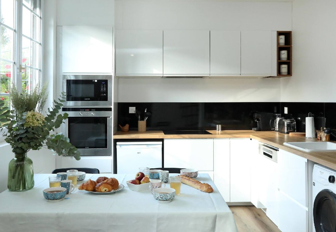 House in Chantilly - C23-Princes