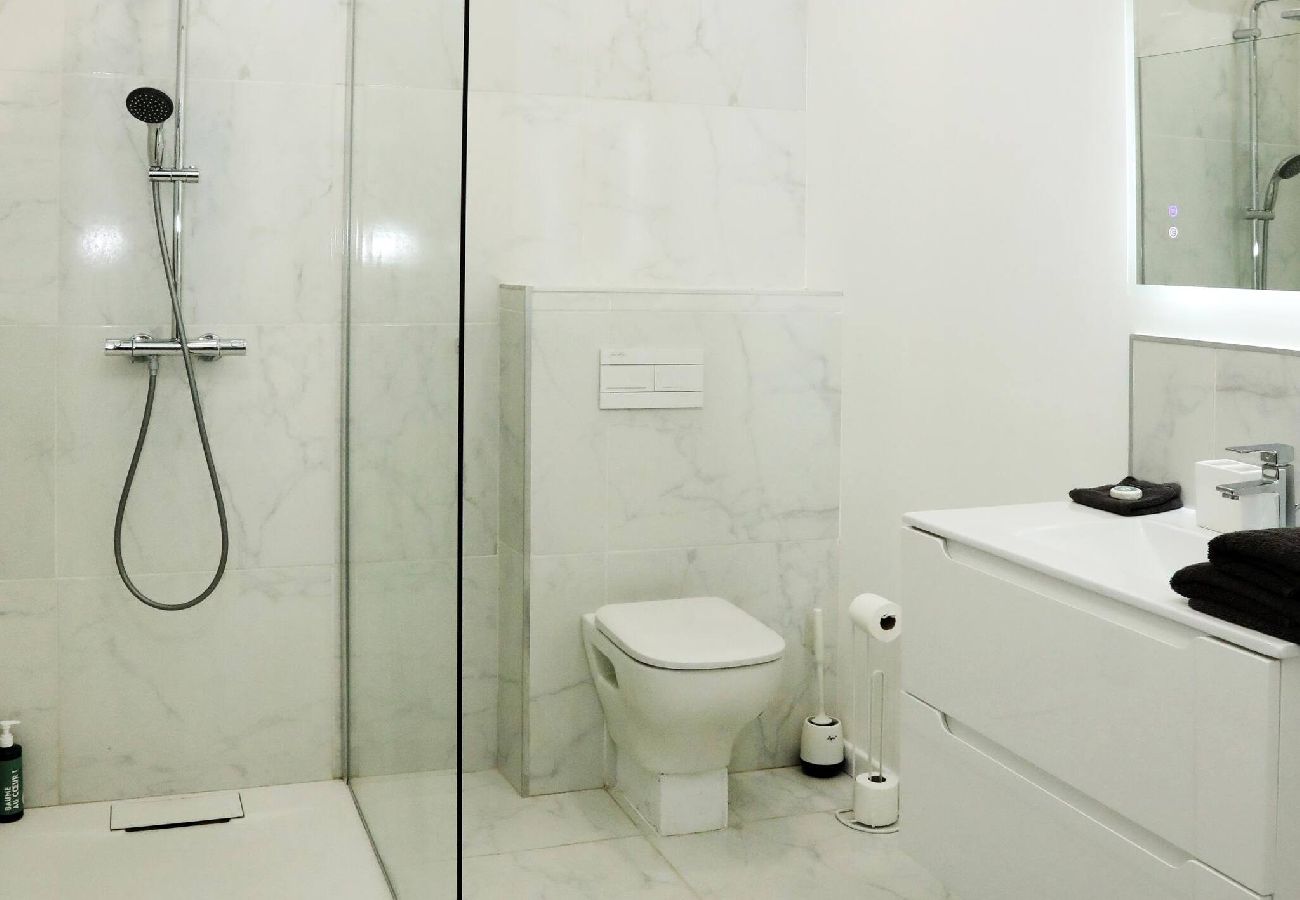 House in Chantilly - C23-Princes