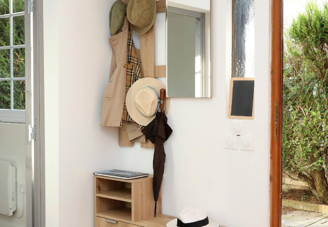 House in Chantilly - C23-Princes