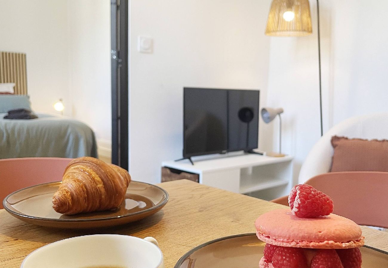 Apartment in Chantilly - C24- oiseaux