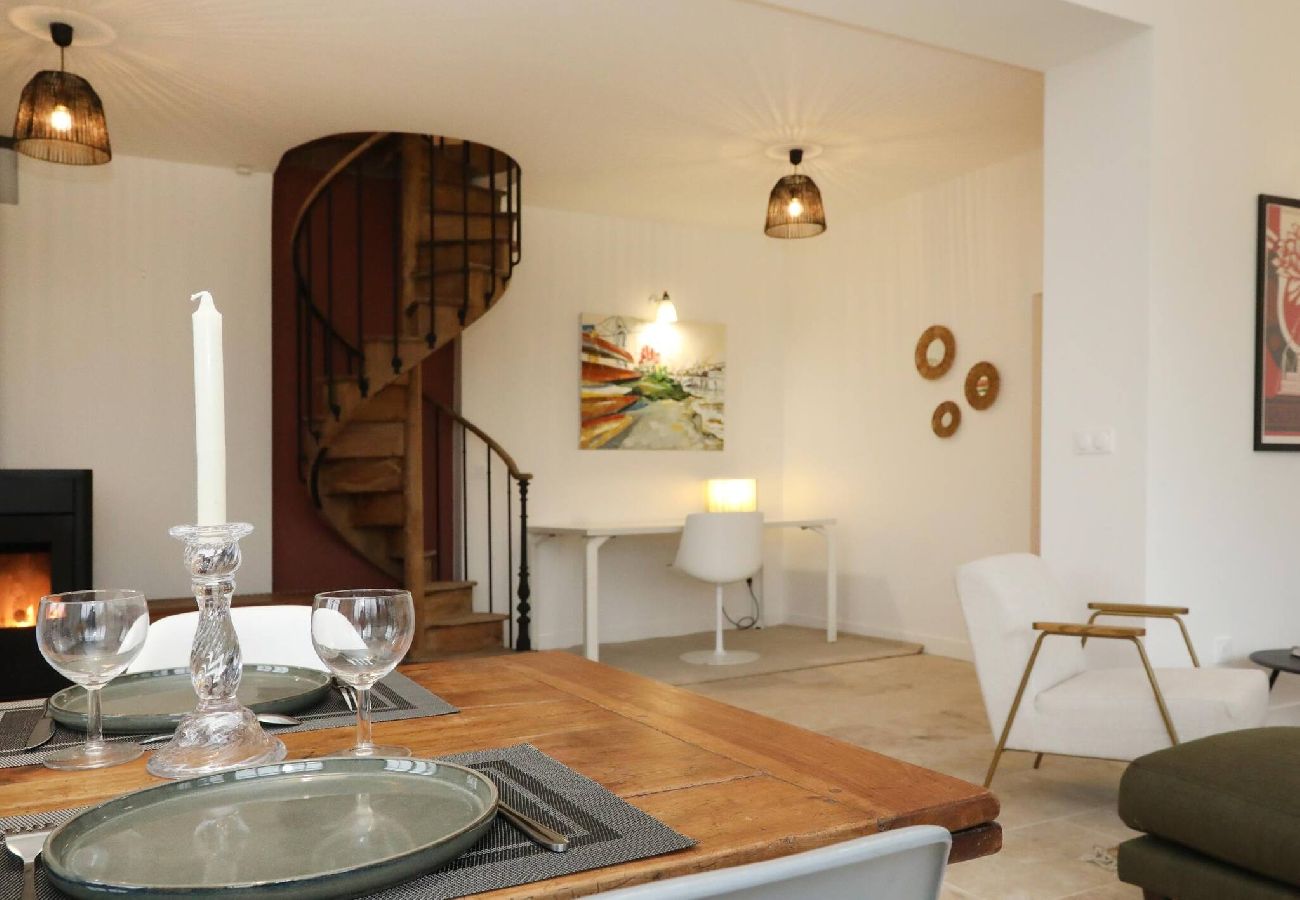 House in Courteuil - A21- M-Fleurs