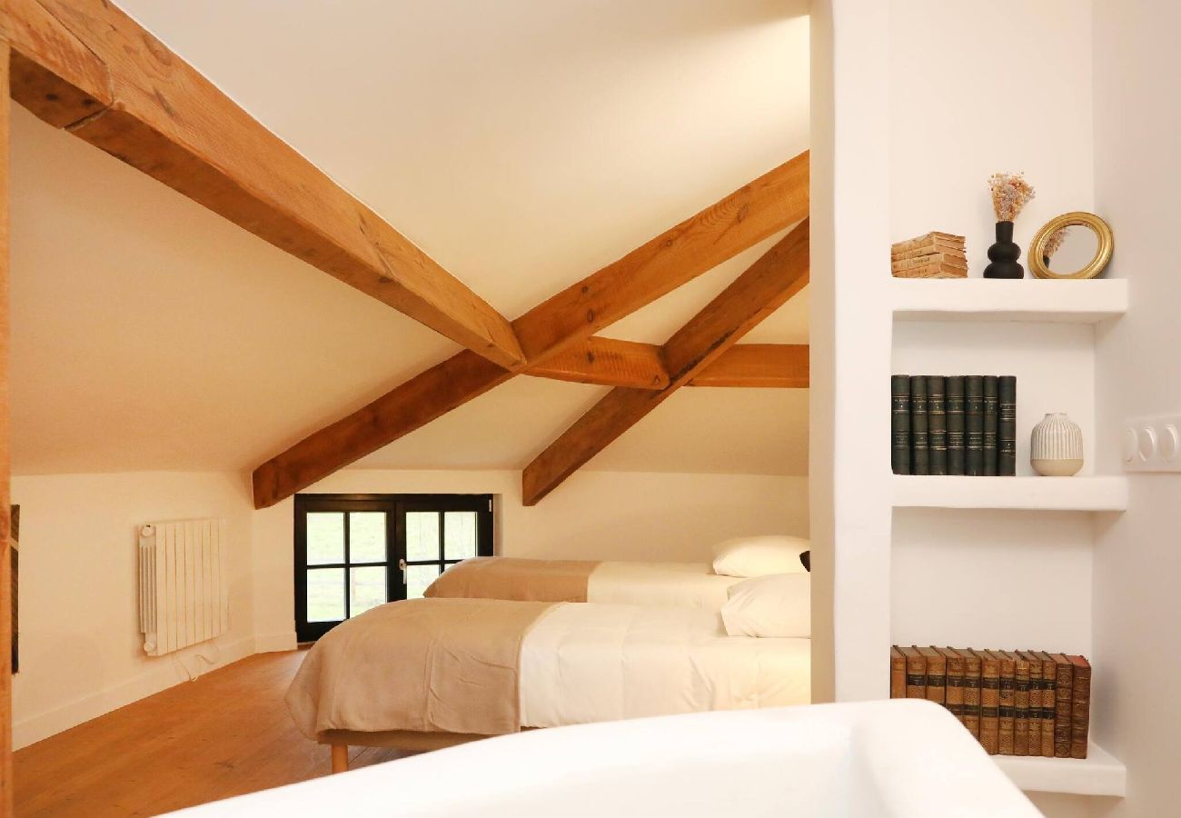 House in Courteuil - A21- M-Fleurs