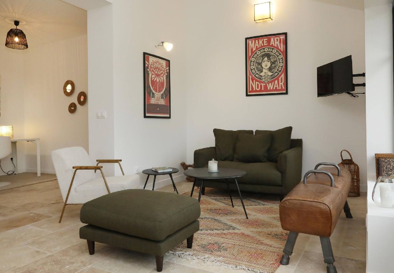 House in Courteuil - A21- M-Fleurs