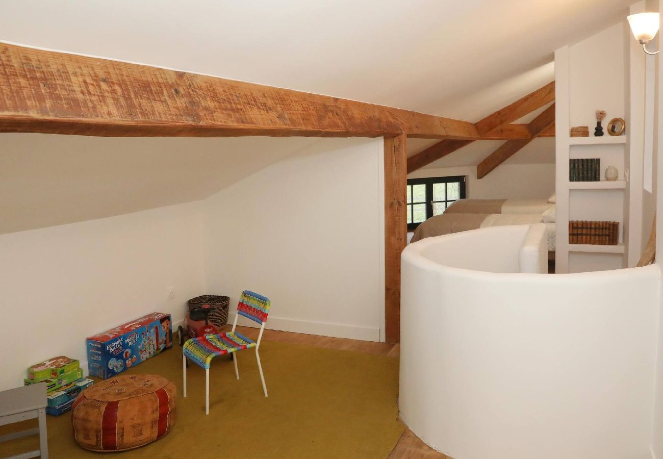 House in Courteuil - A21- M-Fleurs