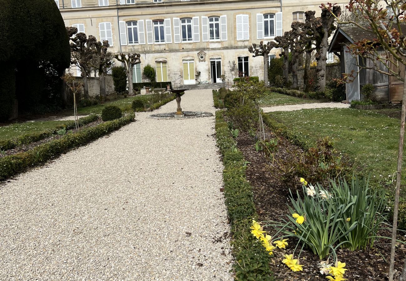Apartment in Chantilly - Le jardin de l'hippodrome