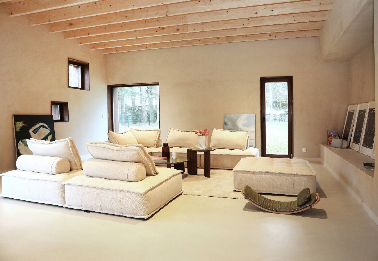 House in Lamorlaye - L30-Forest house