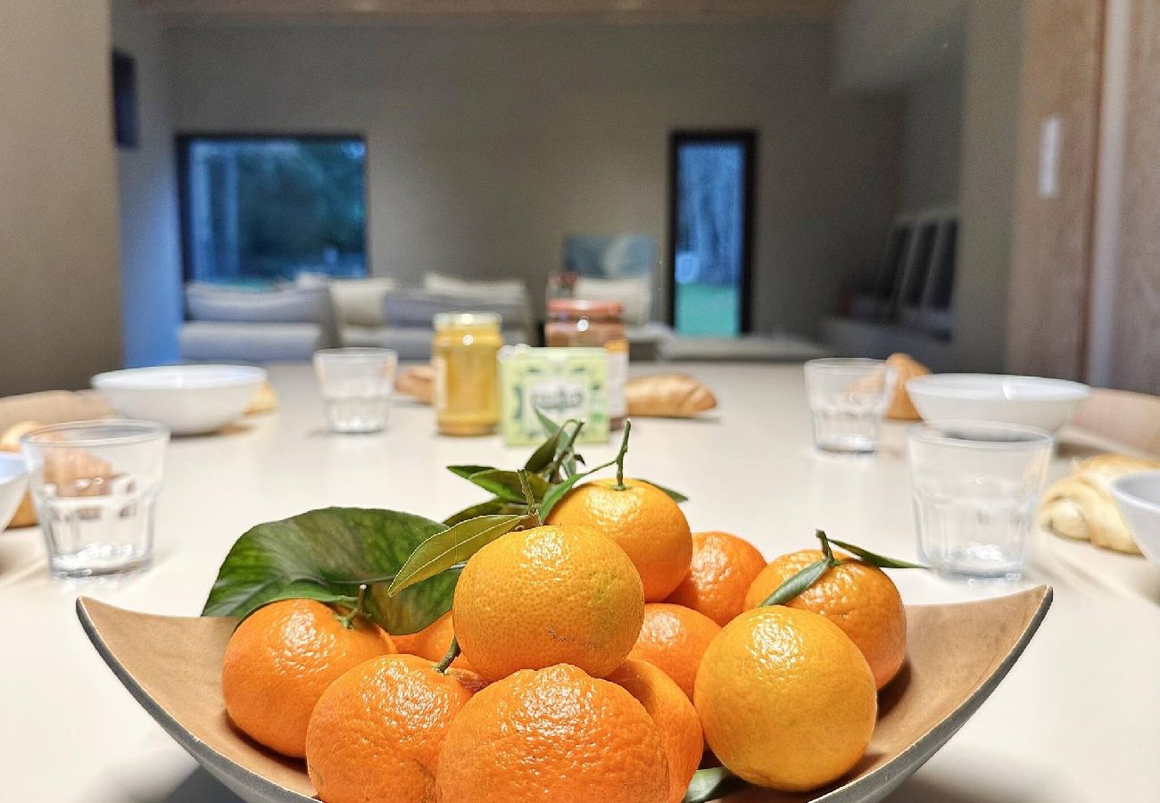 House in Lamorlaye - L30-Forest house