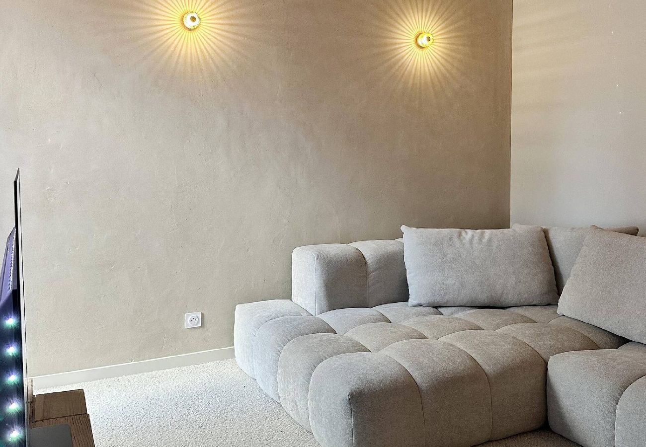 House in Lamorlaye - L30-Forest house