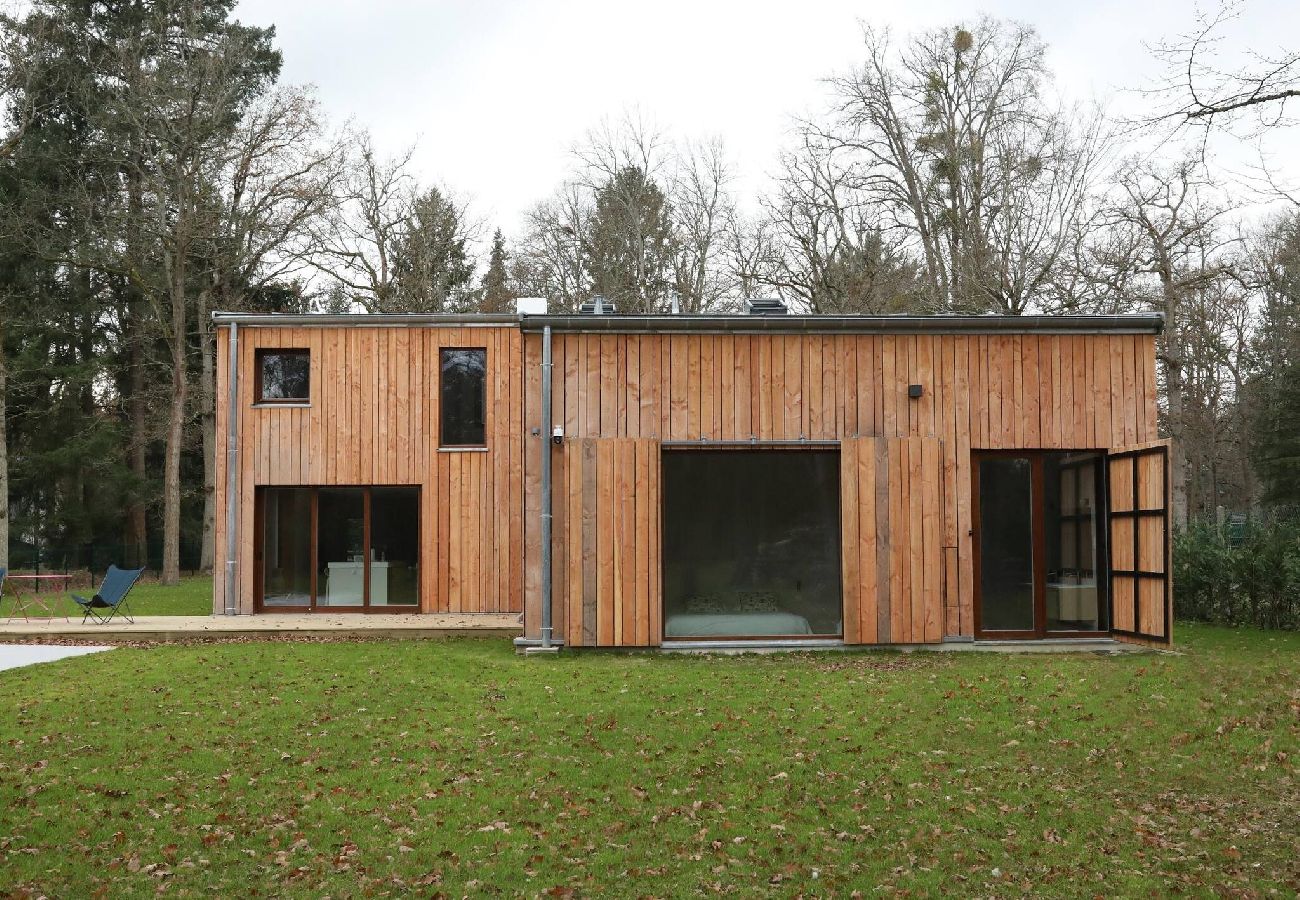 House in Lamorlaye - L30-Forest house
