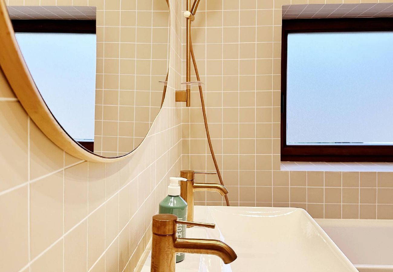 House in Lamorlaye - L30-Forest house