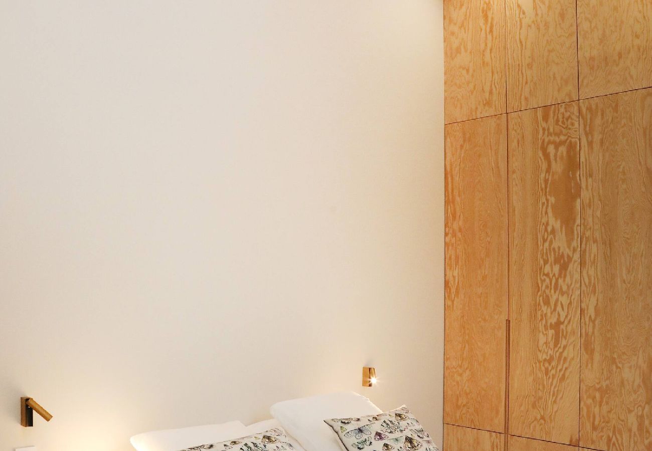 House in Lamorlaye - L30-Forest house