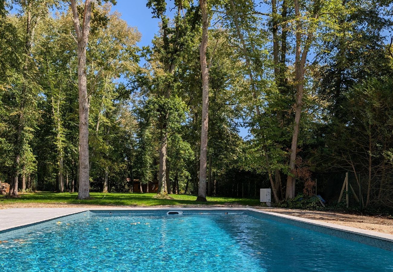 House in Lamorlaye - L30-Forest house