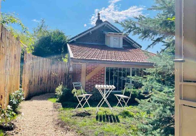 Apartment in Senlis - 10-S Garden