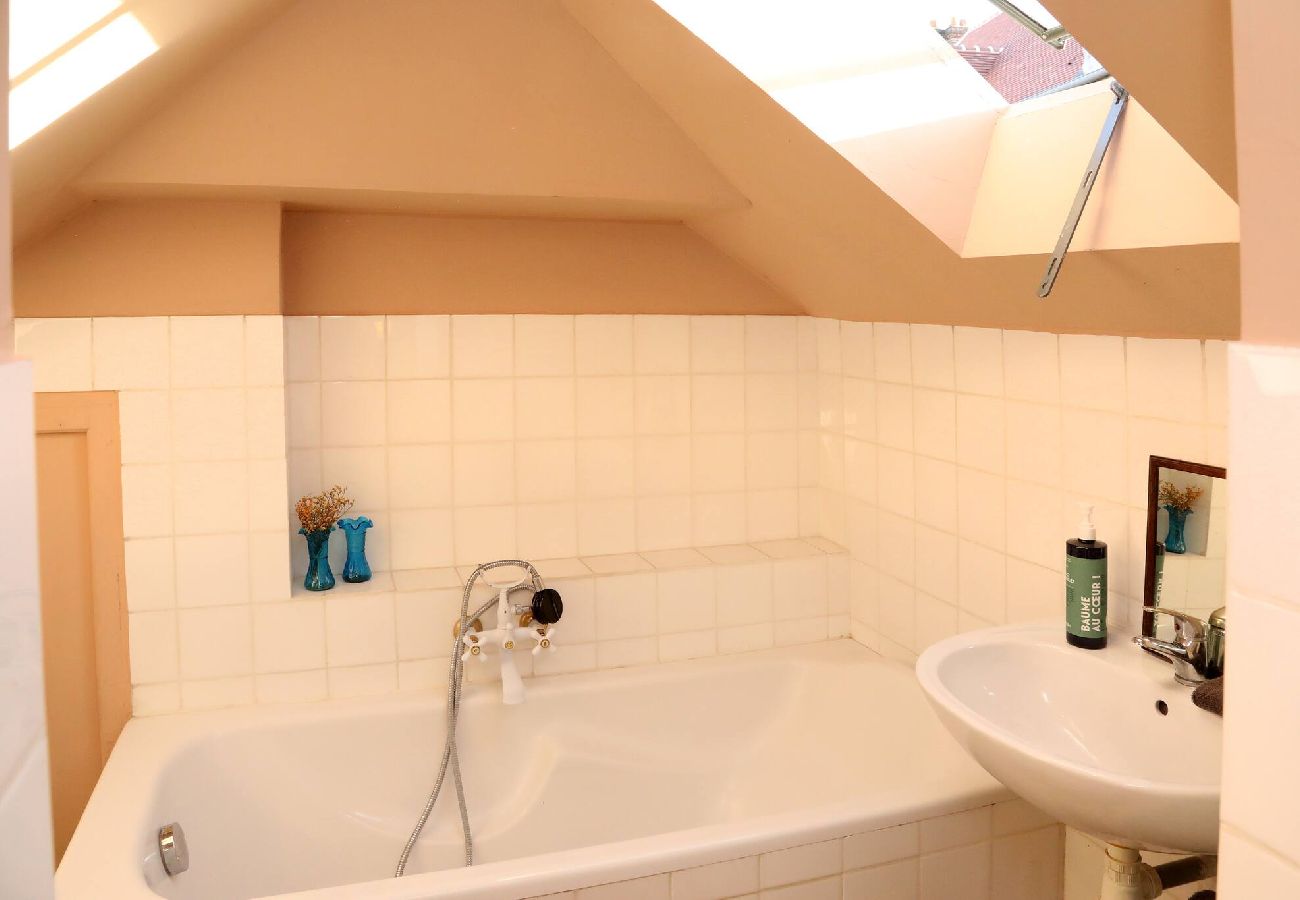 House in Senlis - 14-Le-27