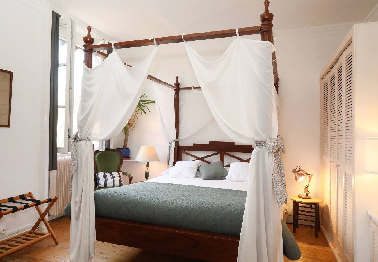 Apartment in Senlis - 06-Bruyère