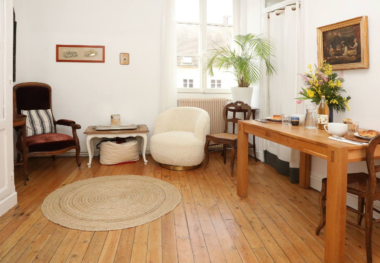 Apartment in Senlis - 06-Bruyère