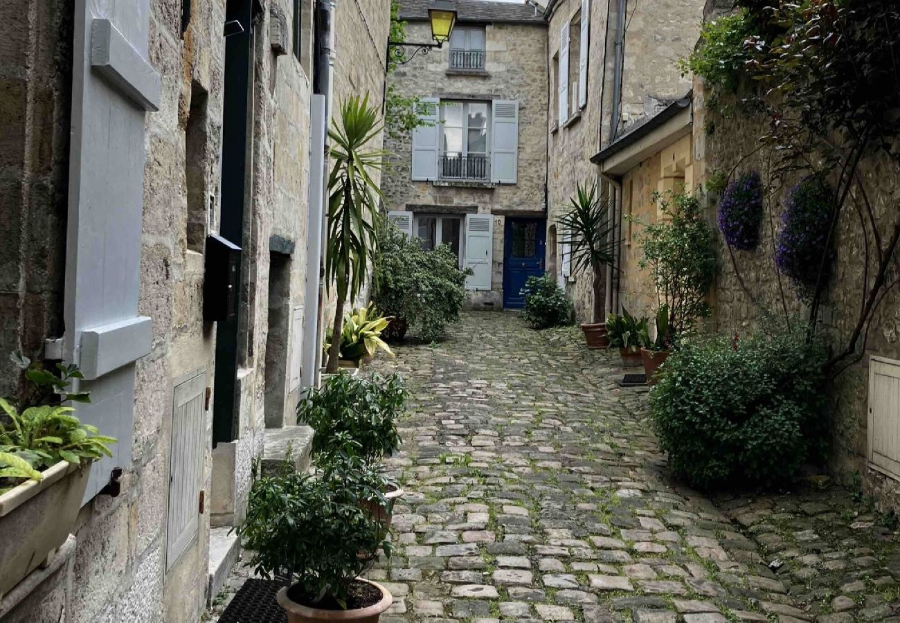 Apartment in Senlis - 06-Bruyère