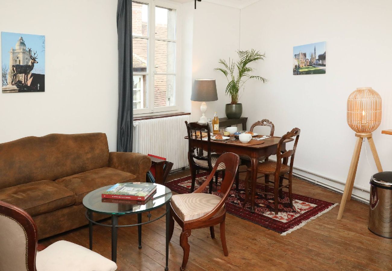 Apartment in Senlis - 07-Cathédrale