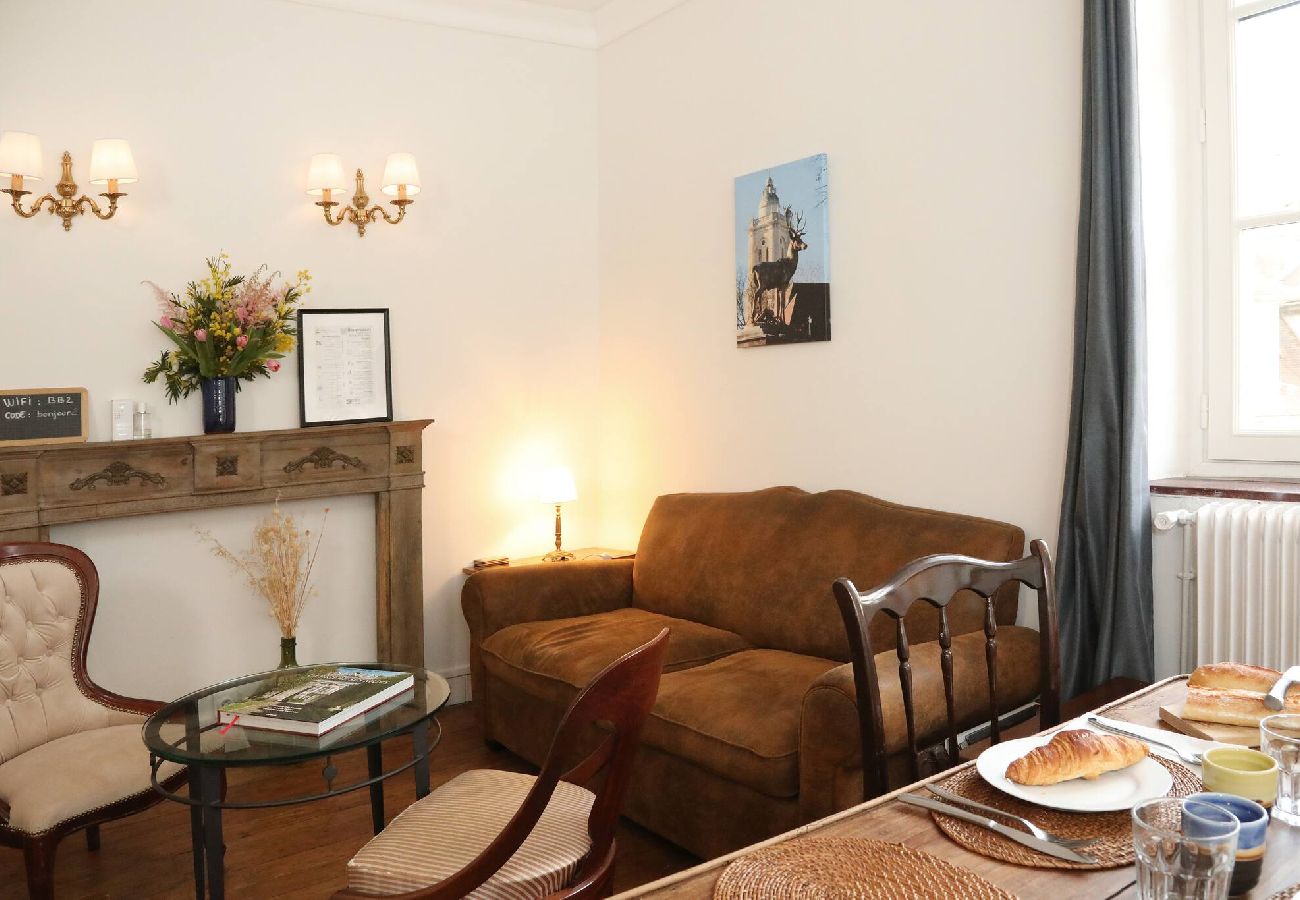 Apartment in Senlis - 07-Cathédrale