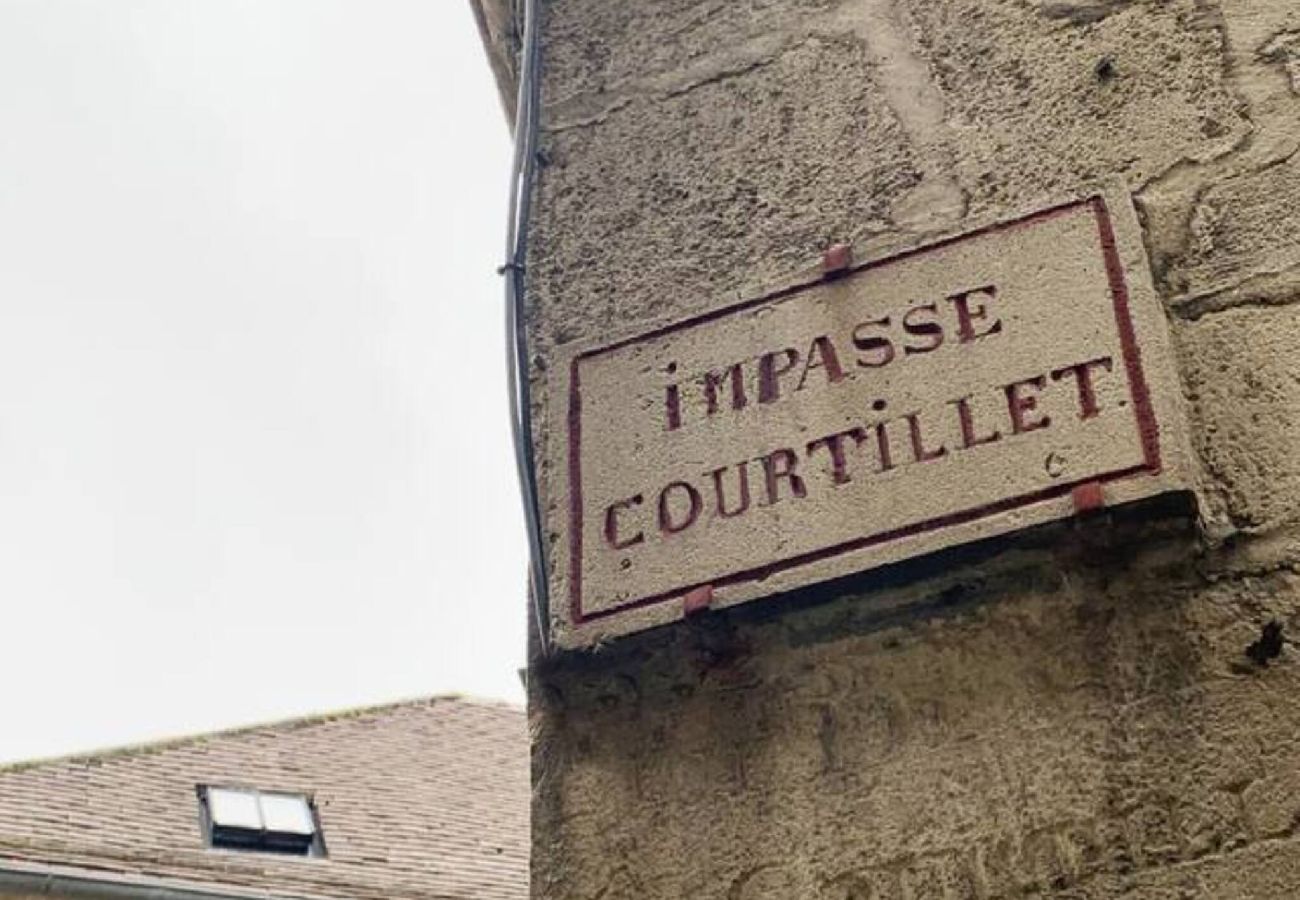 Apartment in Senlis - 07-Cathédrale