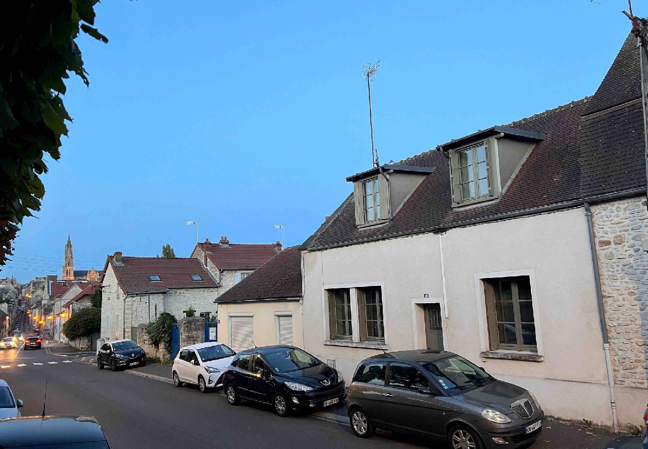 Terraced House in Senlis - NOUVEAUmaison au cœur de la ville / place calme 