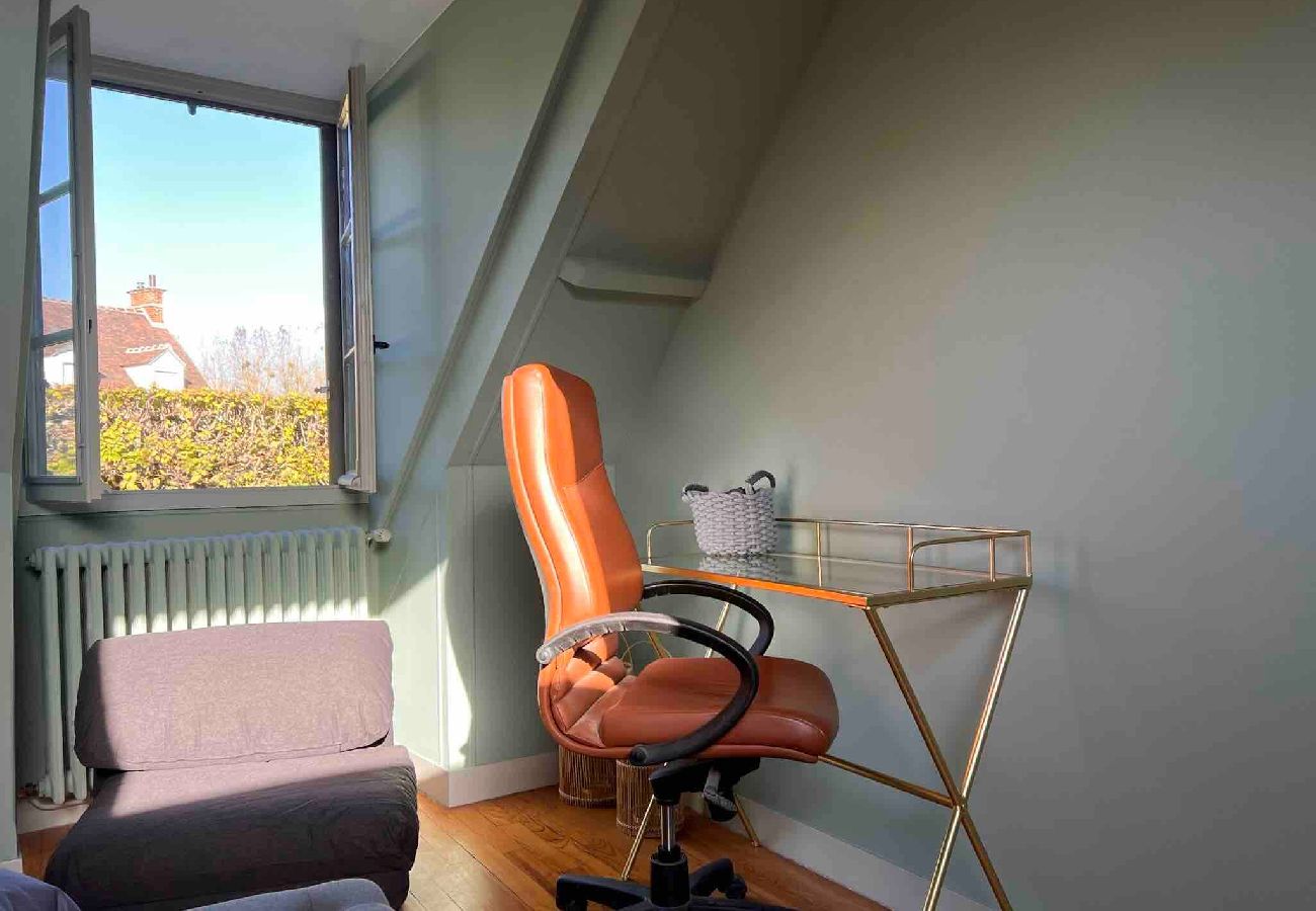 Terraced House in Senlis - NOUVEAUmaison au cœur de la ville / place calme 