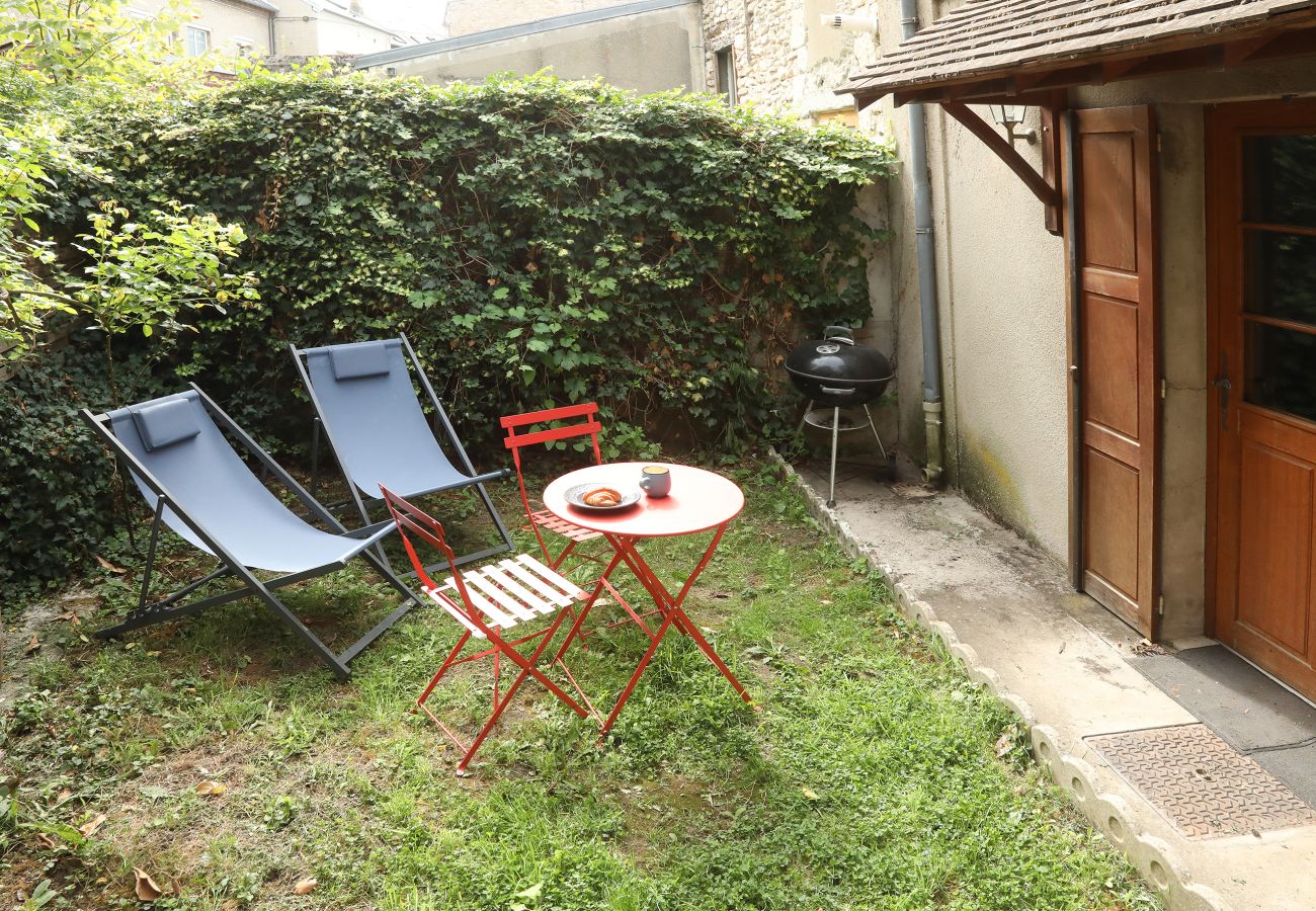 Terraced House in Senlis - La PLACE to be • Senlis Home • Central • Sleeps 5