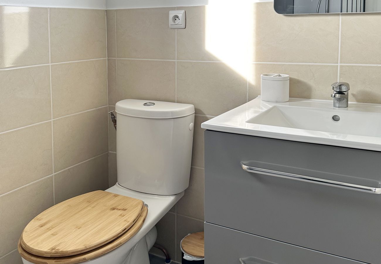 Apartment in Chamant - Quiet stop before Paris- Le Relais- A1- 4 guests