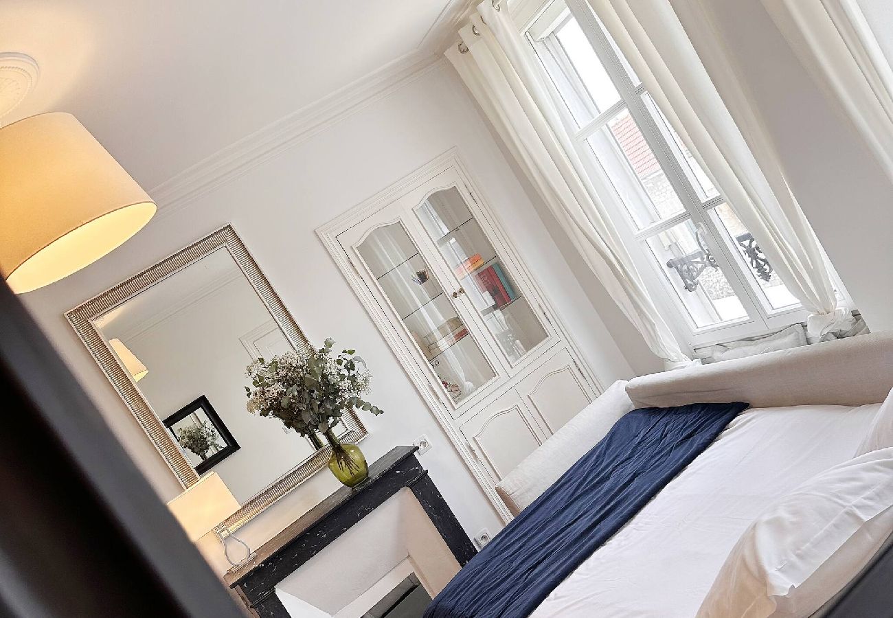 Apartment in Chantilly - Chantilly Panorama | Bright City View 2+2 p 