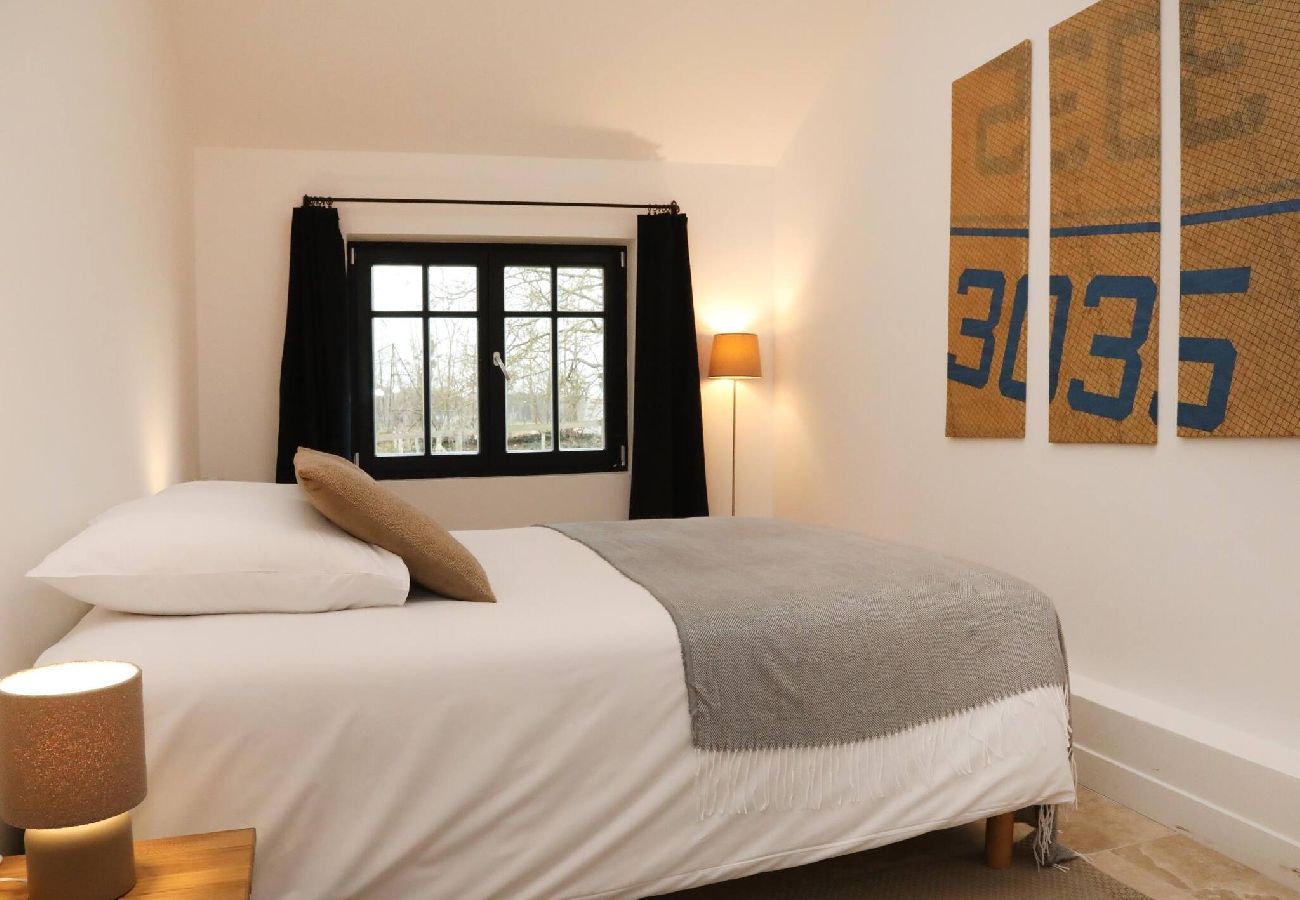 Maison à Courteuil - A21- M-Fleurs