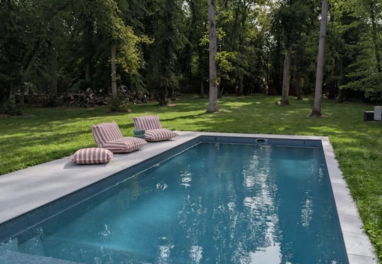 Maison à Lamorlaye - Forest House, ecolodge design 10 pers piscine chauffée