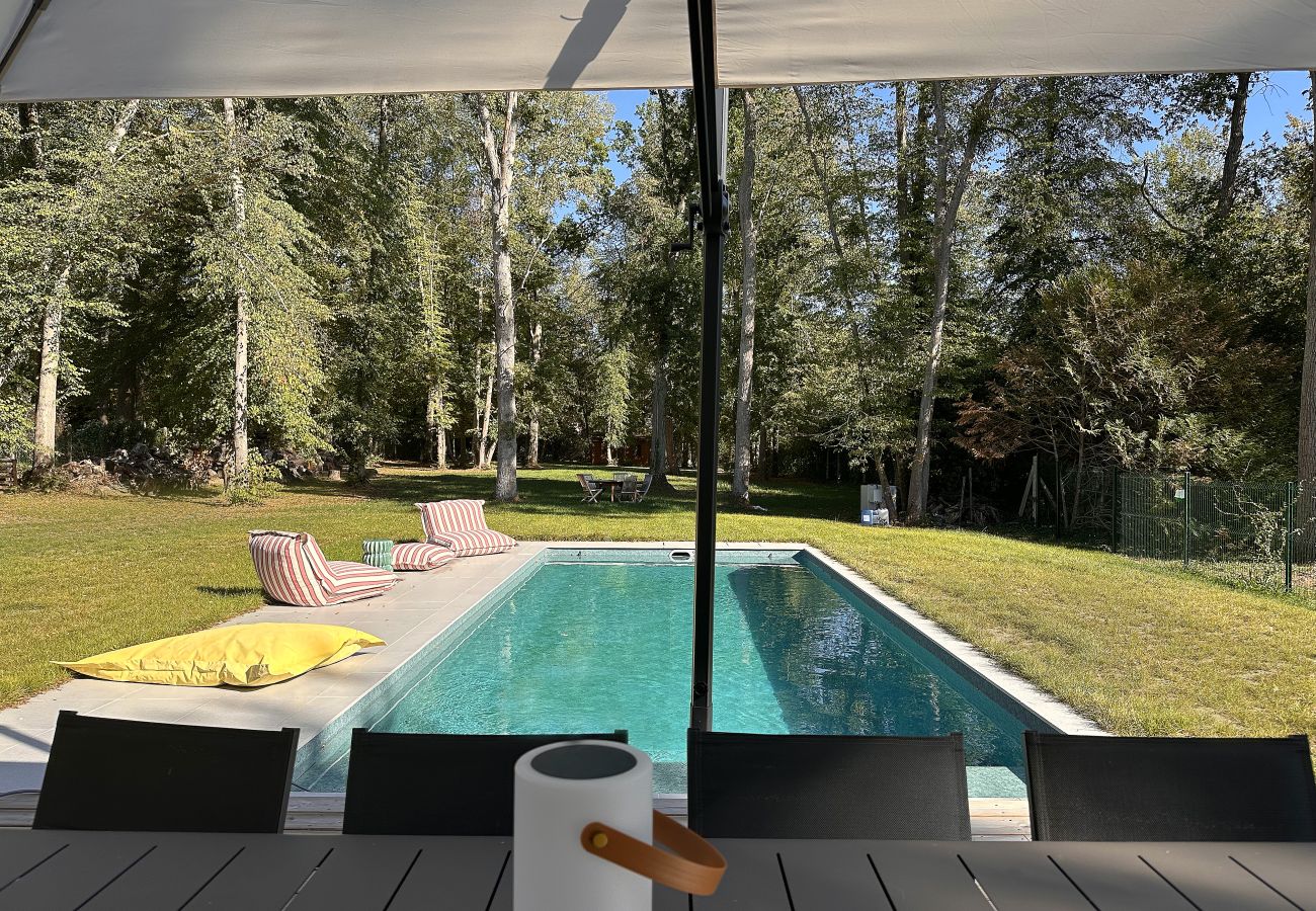 Maison à Lamorlaye - Forest House, ecolodge design 10 pers piscine chauffée