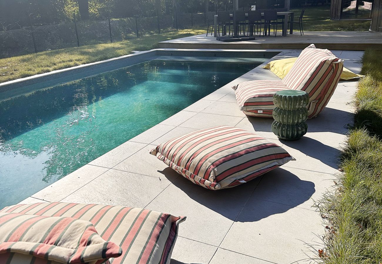 Maison à Lamorlaye - Forest House, ecolodge design 10 pers piscine chauffée