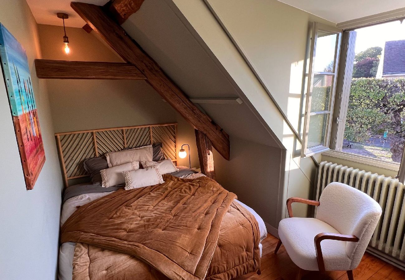 Maison mitoyenne à Senlis - NOUVEAUmaison au cœur de la ville / place calme 