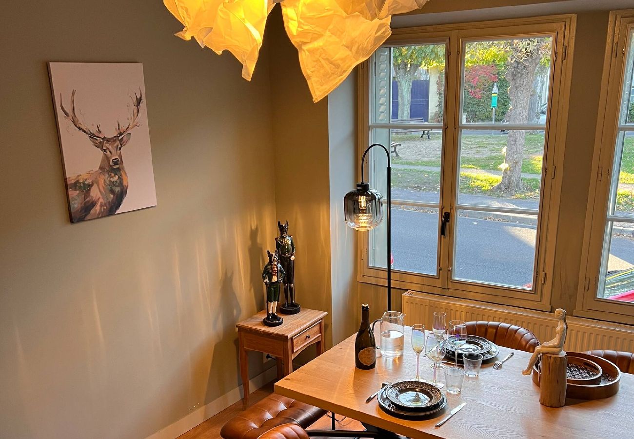 Maison mitoyenne à Senlis - NOUVEAUmaison au cœur de la ville / place calme 